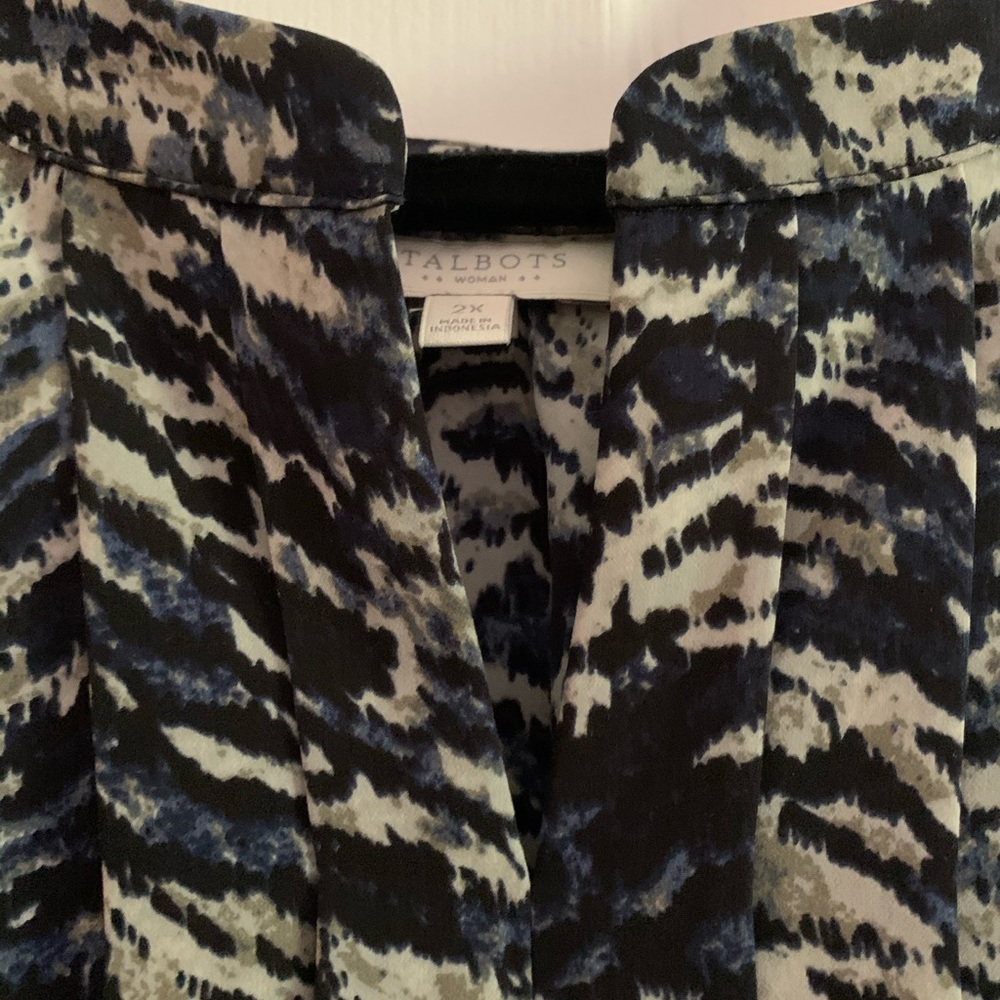 Talbots printed blouse - Picture 2 of 6